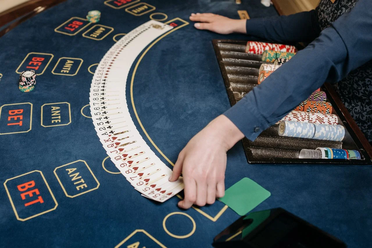 kk55.com — Hệ sinh thái trò chơi bàn, Baccarat và Live Casino chính thức